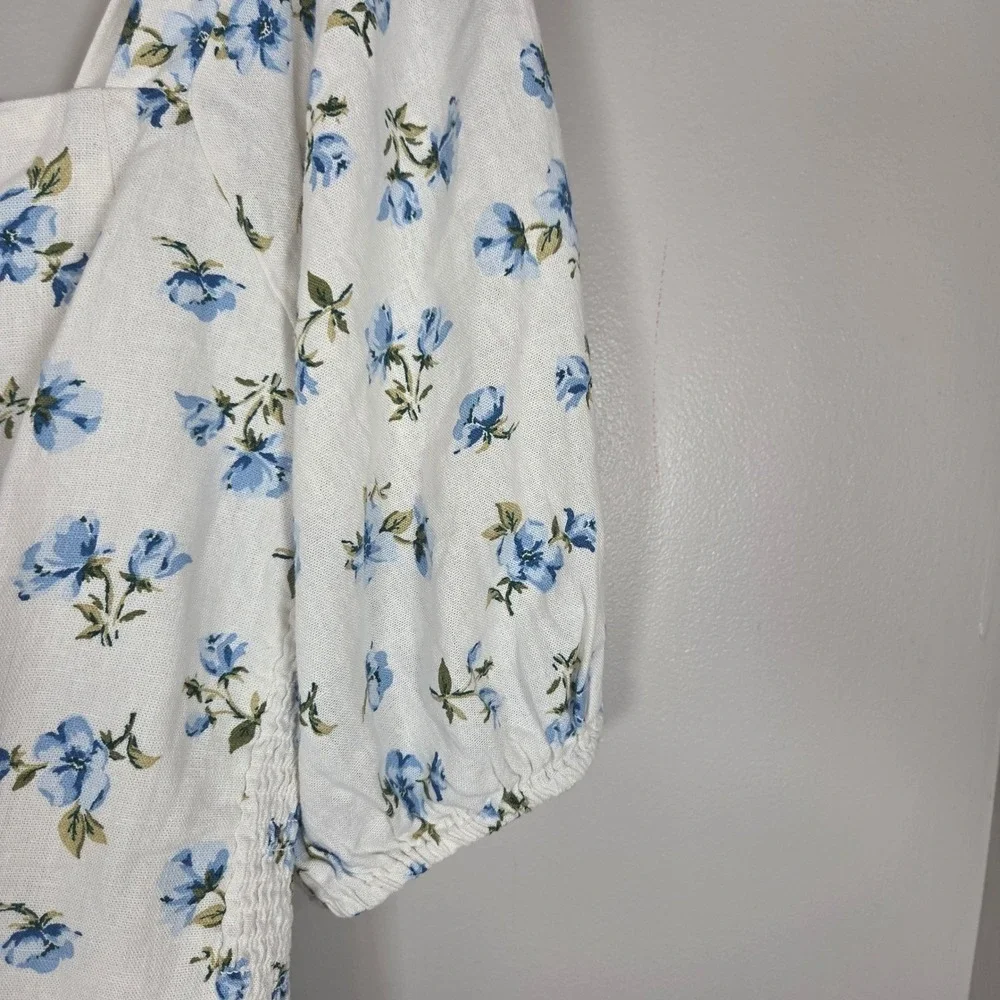 Old Navy Linen Floral Top L Blue Puff Sleeve Square Neck Smocked Button NWT